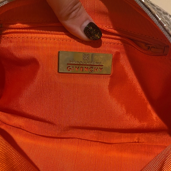 💕Givenchy Small Purse💕 - Picture 7 of 8